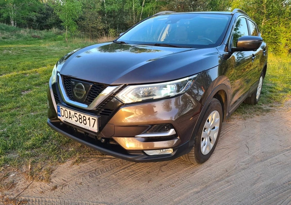 Nissan Qashqai cena 65500 przebieg: 161500, rok produkcji 2017 z Ślesin małe 277